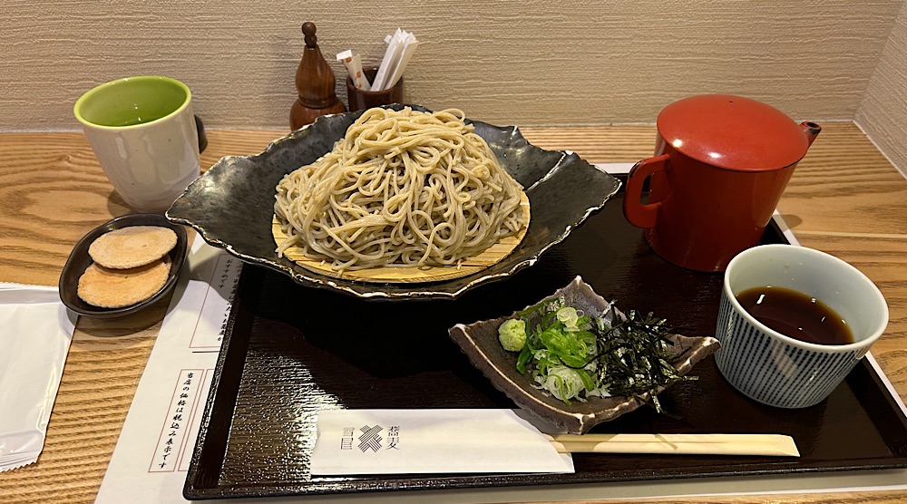 旭川駅近くにある「蕎麦雪屋」のせいろ。